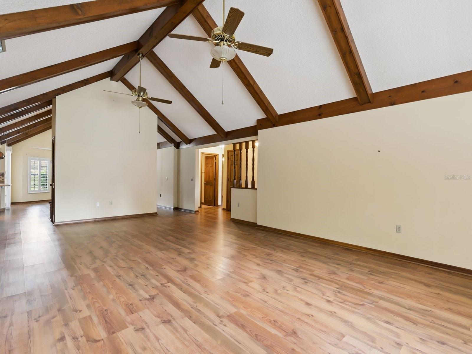 614 CYPRESS COURT