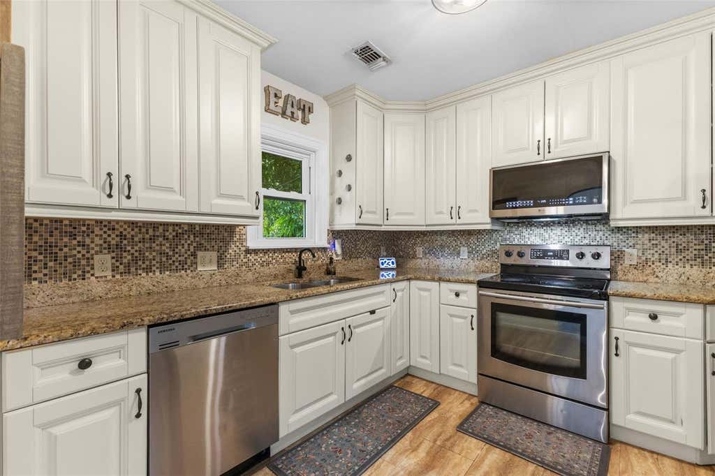 Photo of 2320 16th Street N, St Petersburg, FL 33704 (MLS # TB8526278)