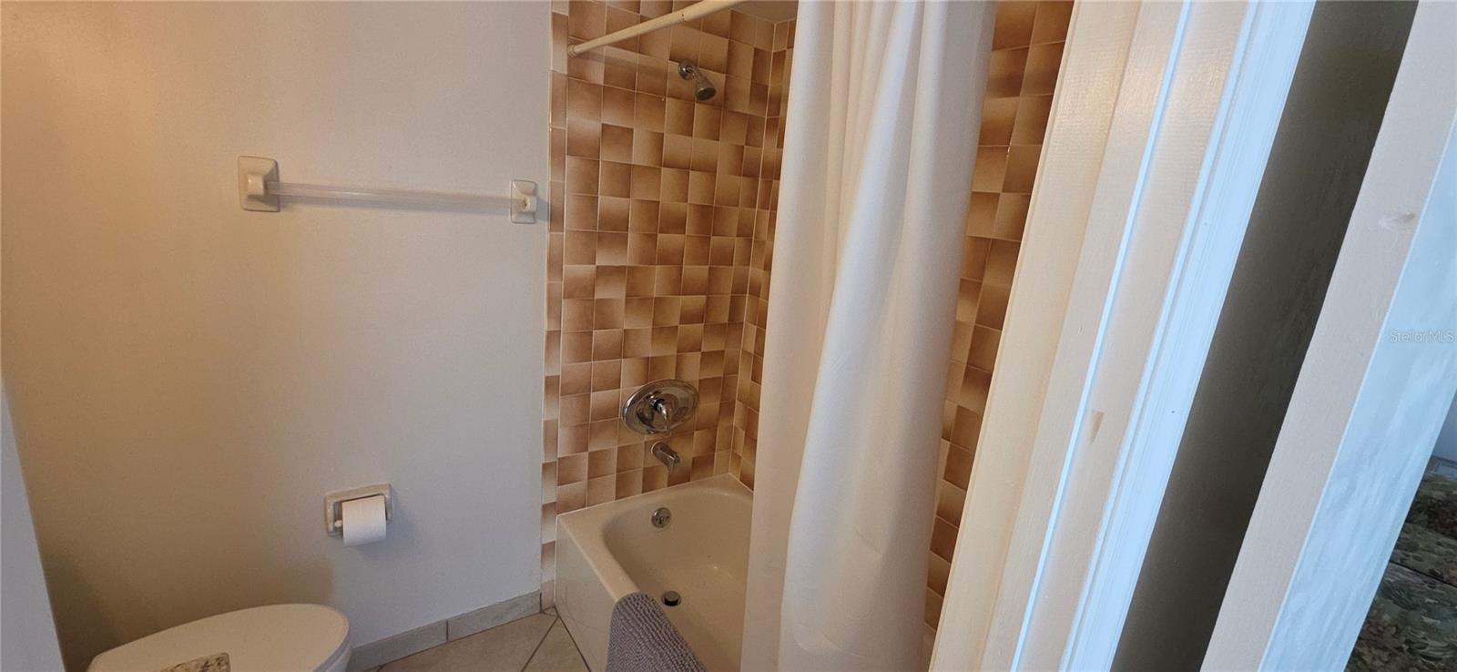 WESTCHESTER PARK PH 03 - Residential Lease