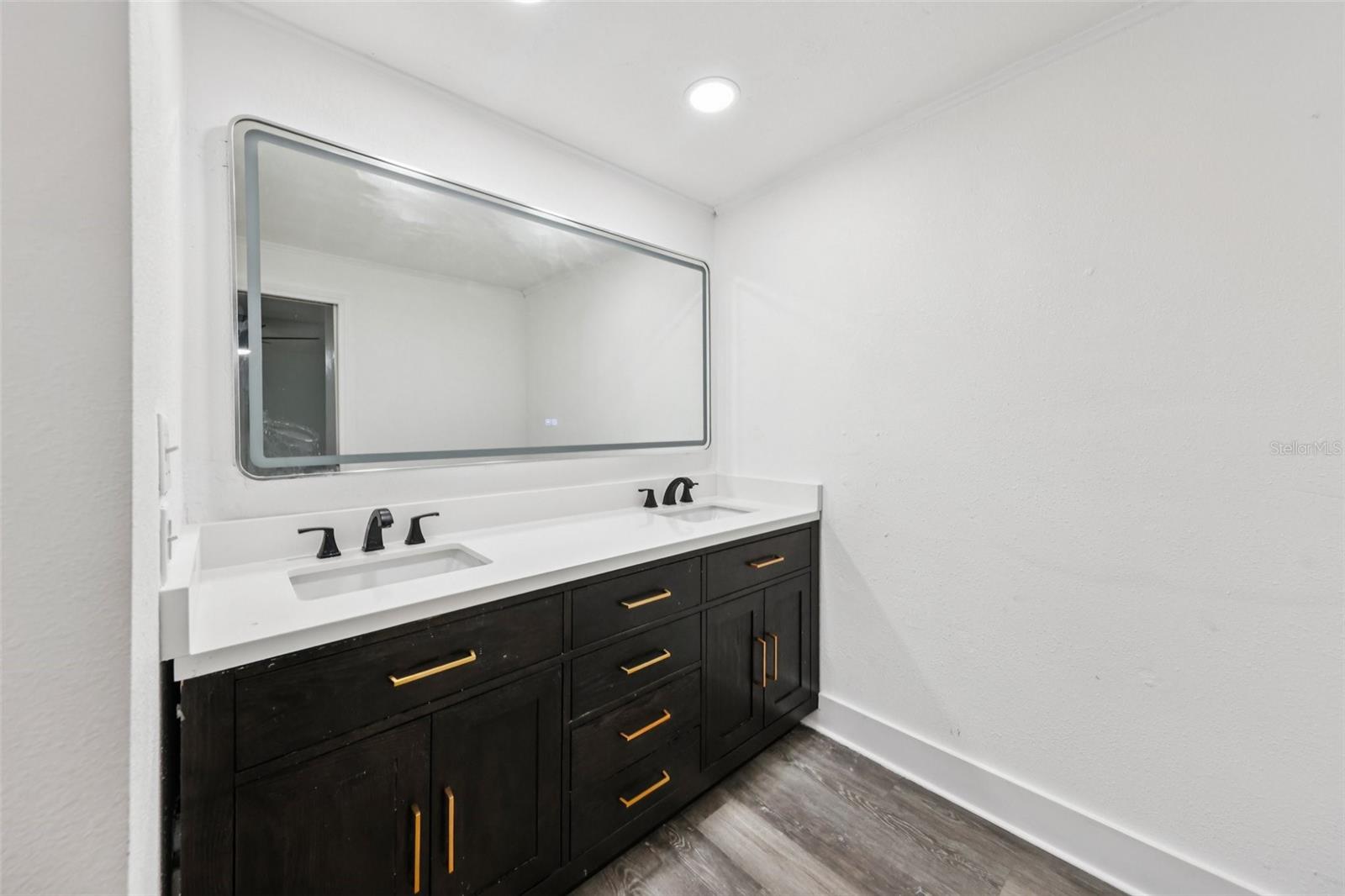 SILVER BEACH HEIGHTS - Residential