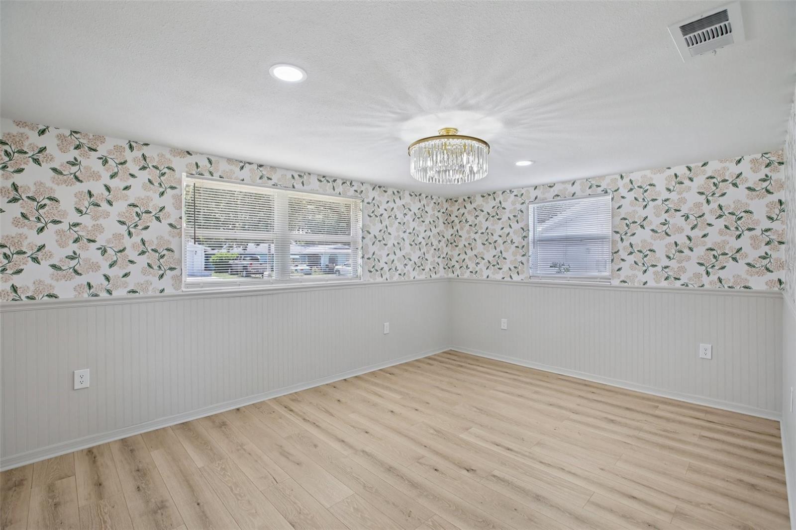 HOLIDAY GARDENS ESTATES - Residential