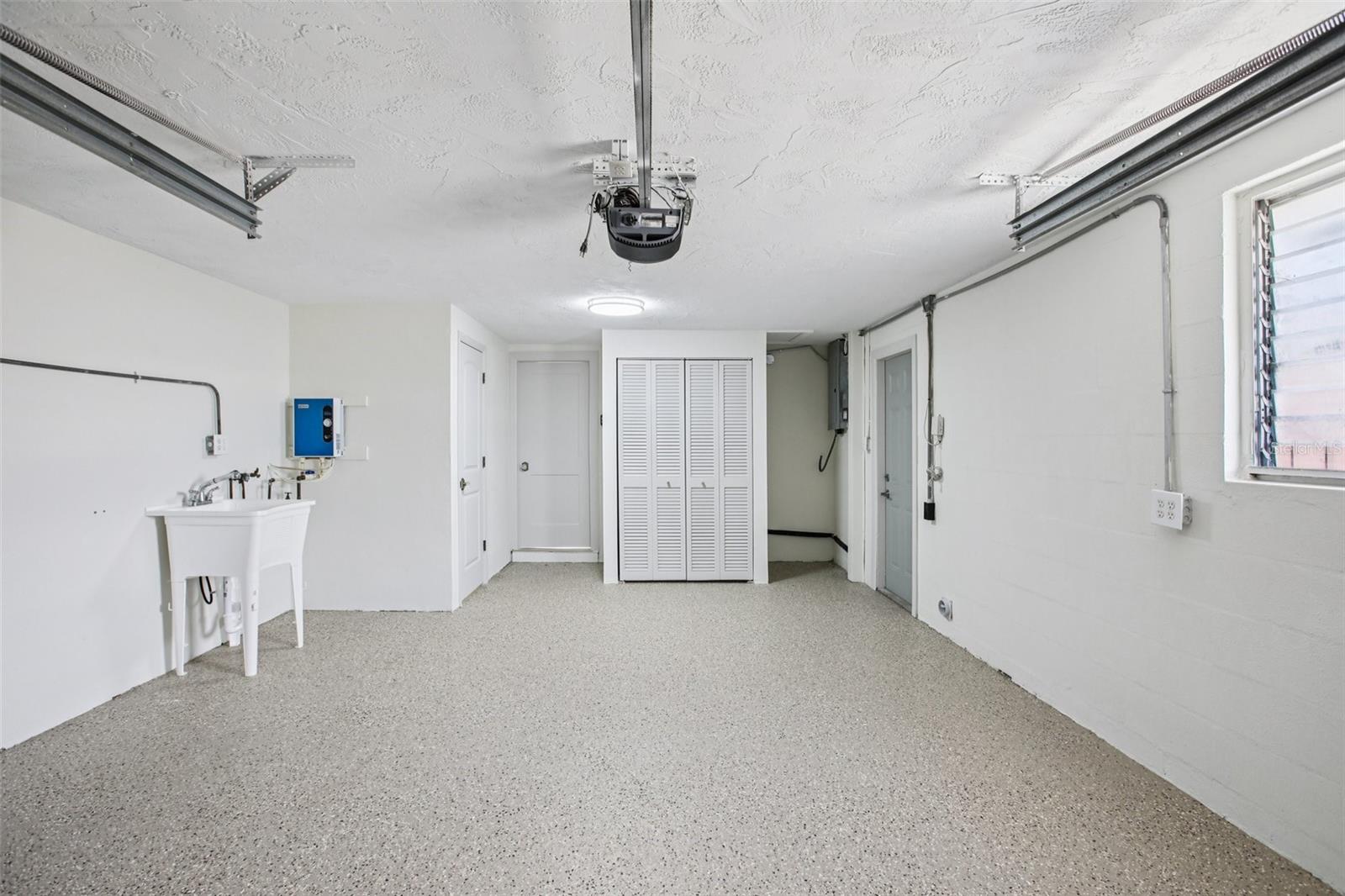 HOLIDAY GARDENS ESTATES - Residential
