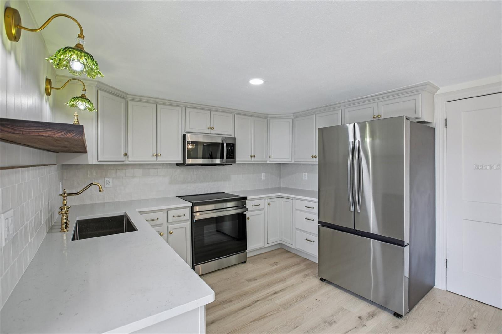 HOLIDAY GARDENS ESTATES - Residential