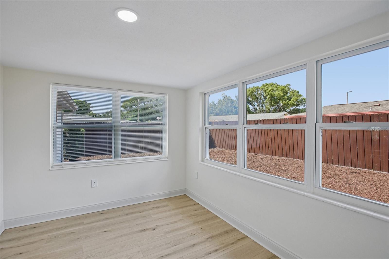 HOLIDAY GARDENS ESTATES - Residential