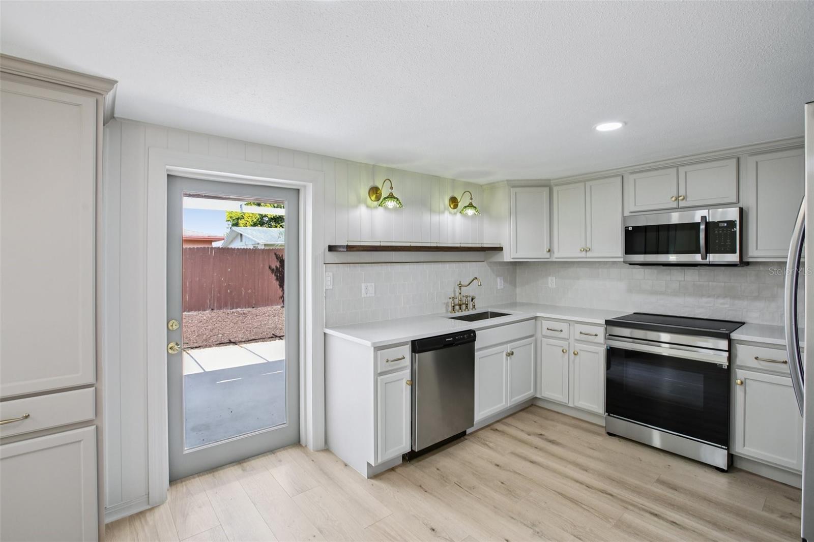 HOLIDAY GARDENS ESTATES - Residential