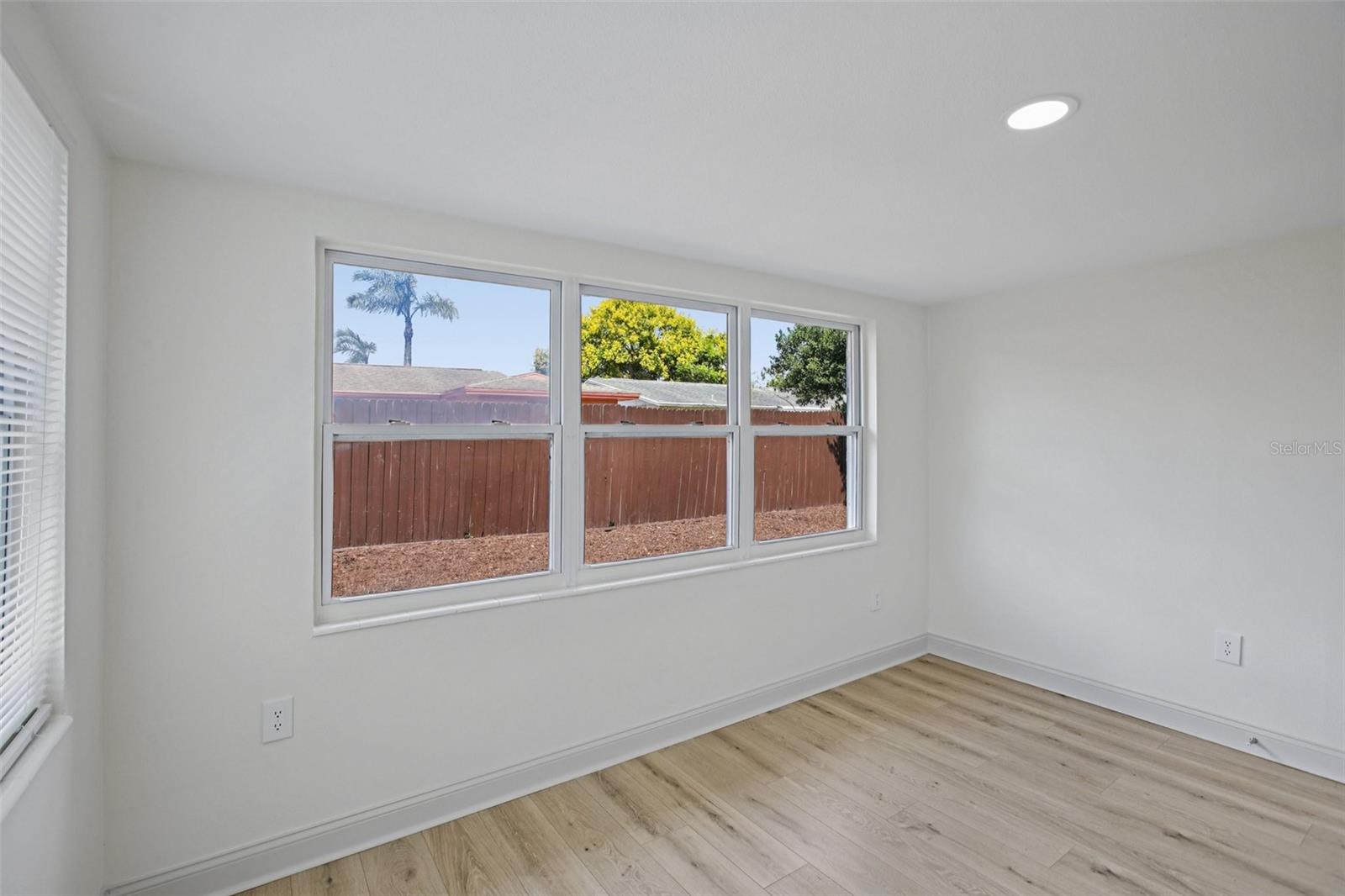 HOLIDAY GARDENS ESTATES - Residential