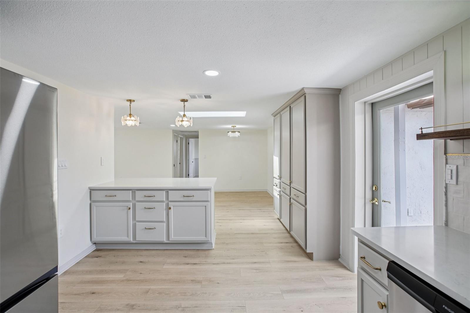 HOLIDAY GARDENS ESTATES - Residential