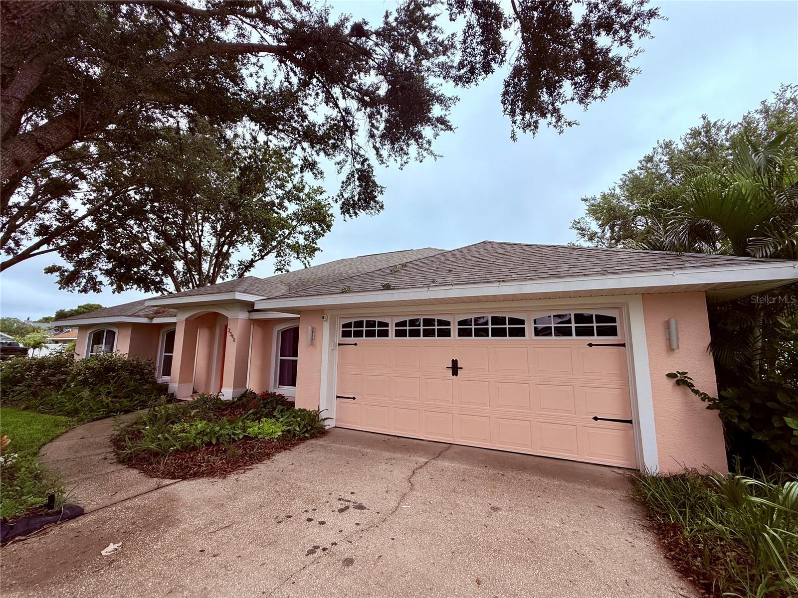 2548 CHRISTOPHER DRIVE