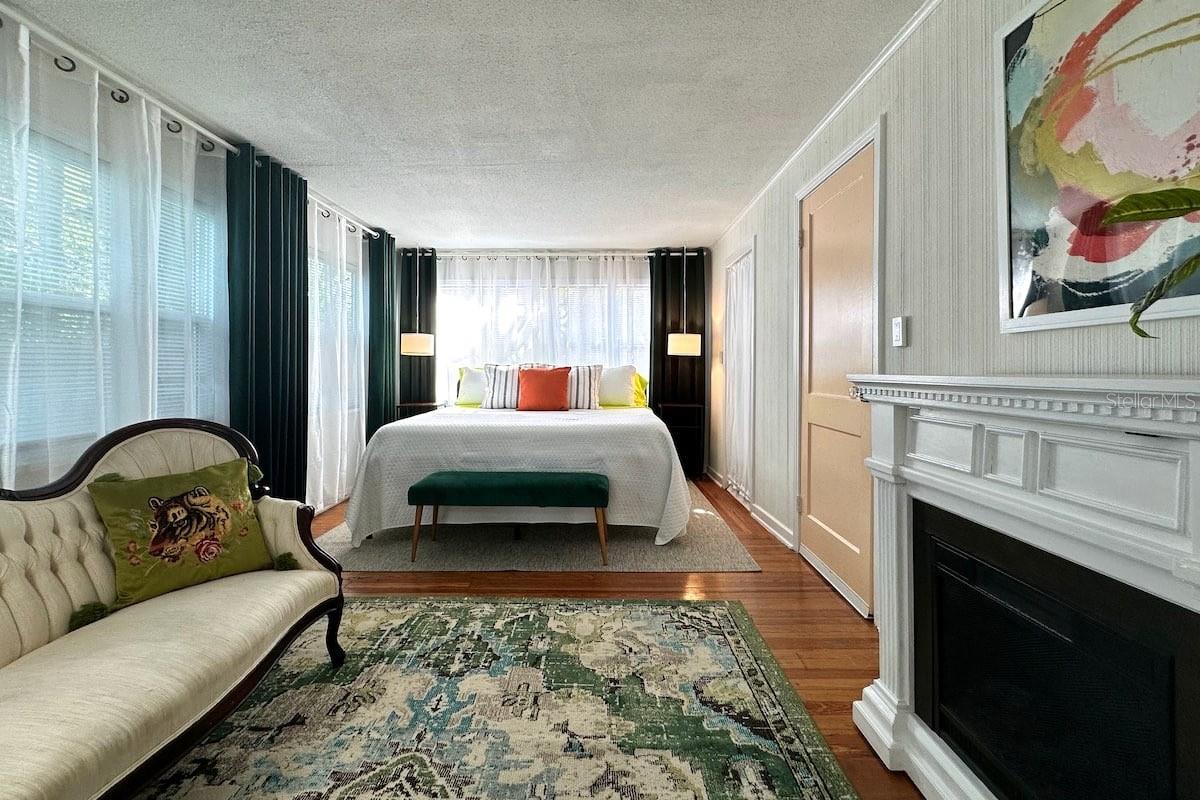 THORNTONS WALTER - Residential Lease