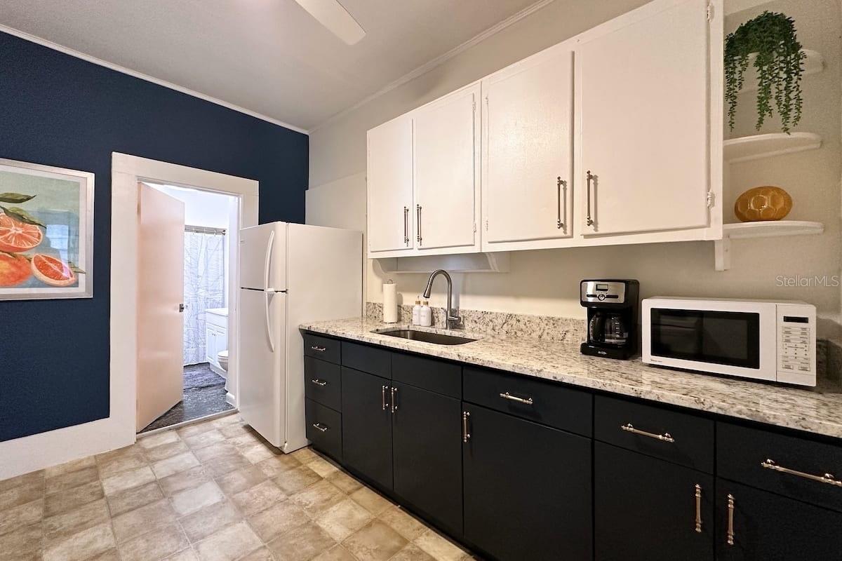 THORNTONS WALTER - Residential Lease