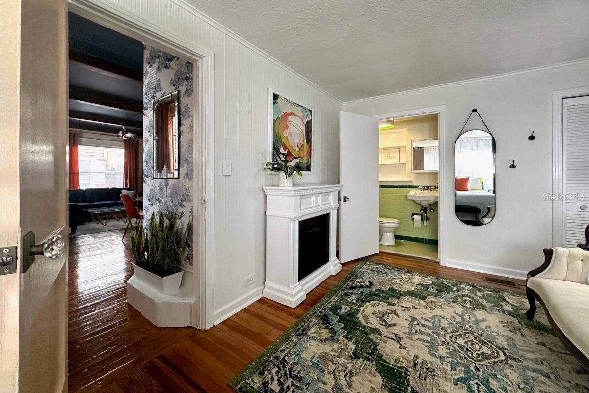 THORNTONS WALTER - Residential Lease