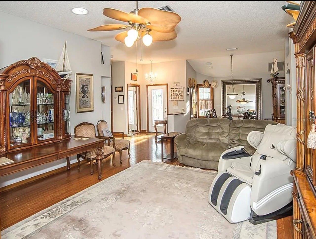 LADY LAKE ORANGE BLOSSOM GARDENS UNIT 18 - Residential