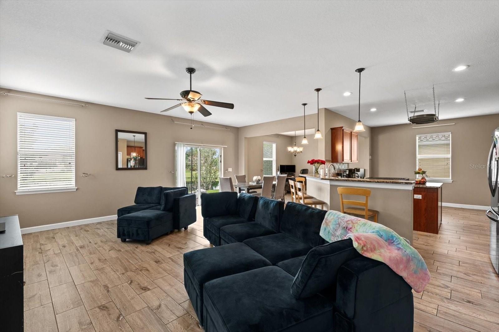 OAKS VISTAS - Residential