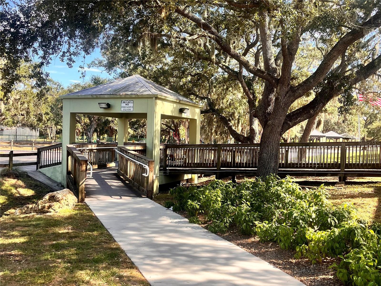 OAKS VISTAS - Residential