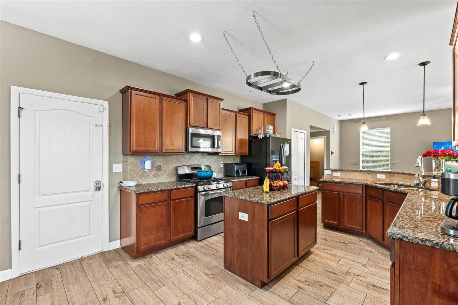 OAKS VISTAS - Residential