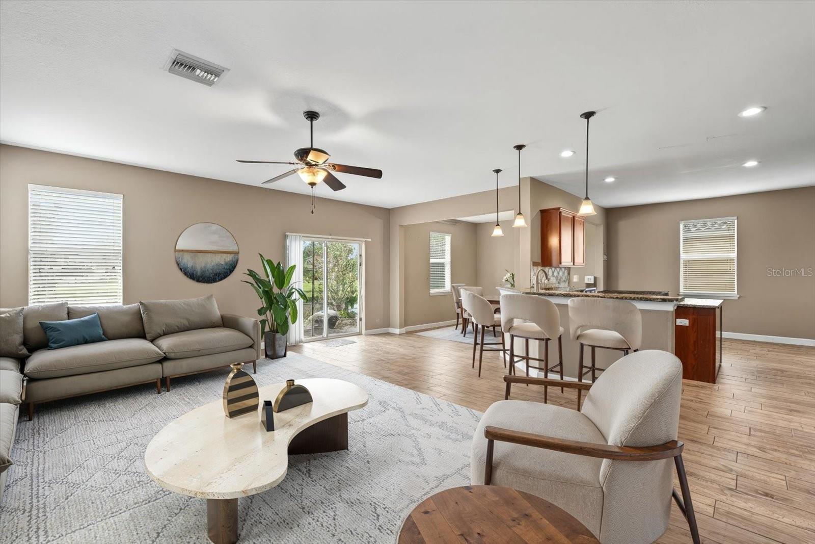 OAKS VISTAS - Residential