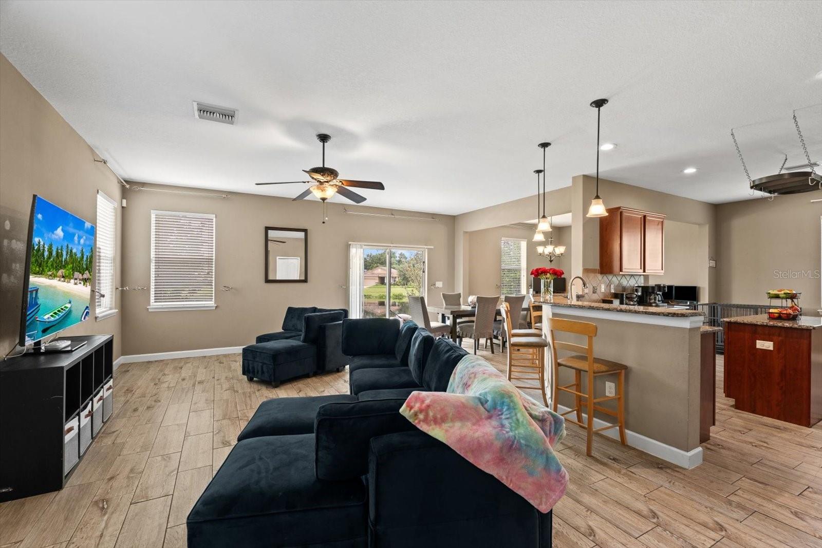 OAKS VISTAS - Residential