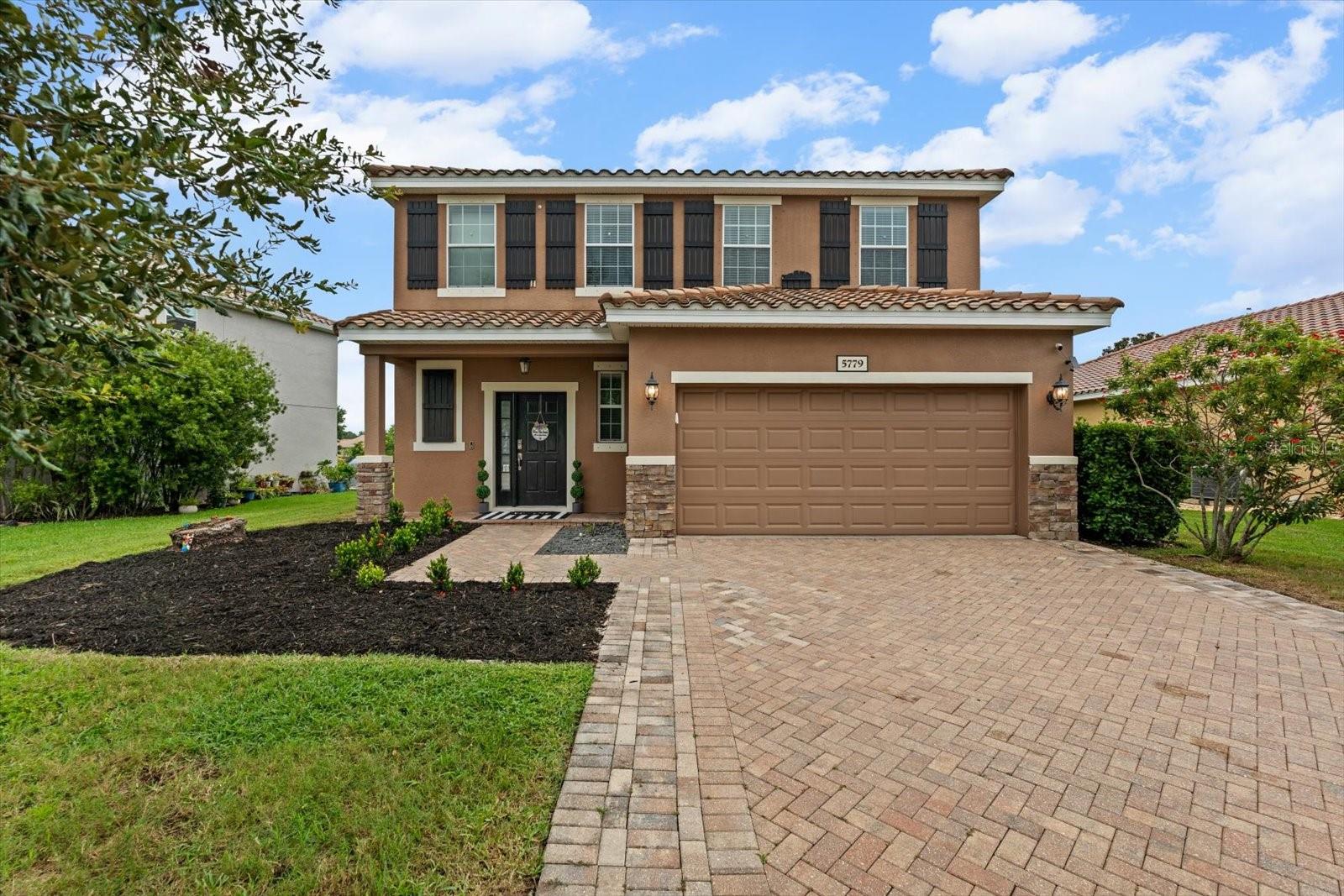 OAKS VISTAS - Residential