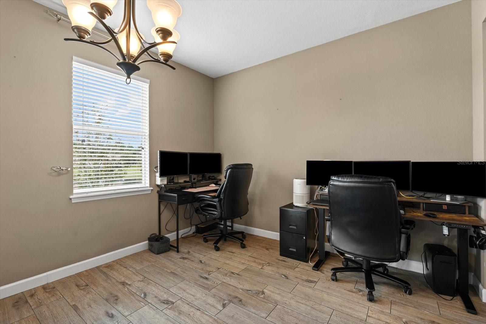 OAKS VISTAS - Residential