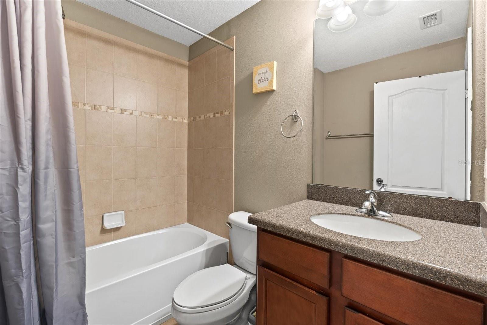 OAKS VISTAS - Residential