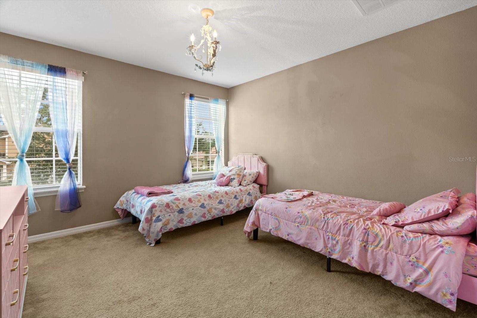 OAKS VISTAS - Residential
