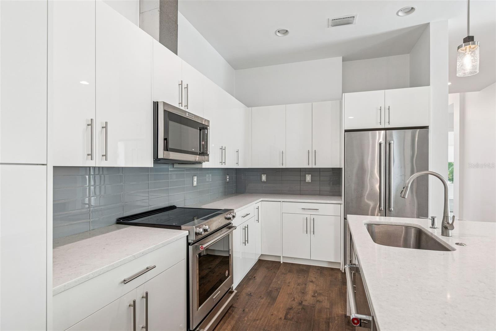 CRESCENT PARK - Residential Lease