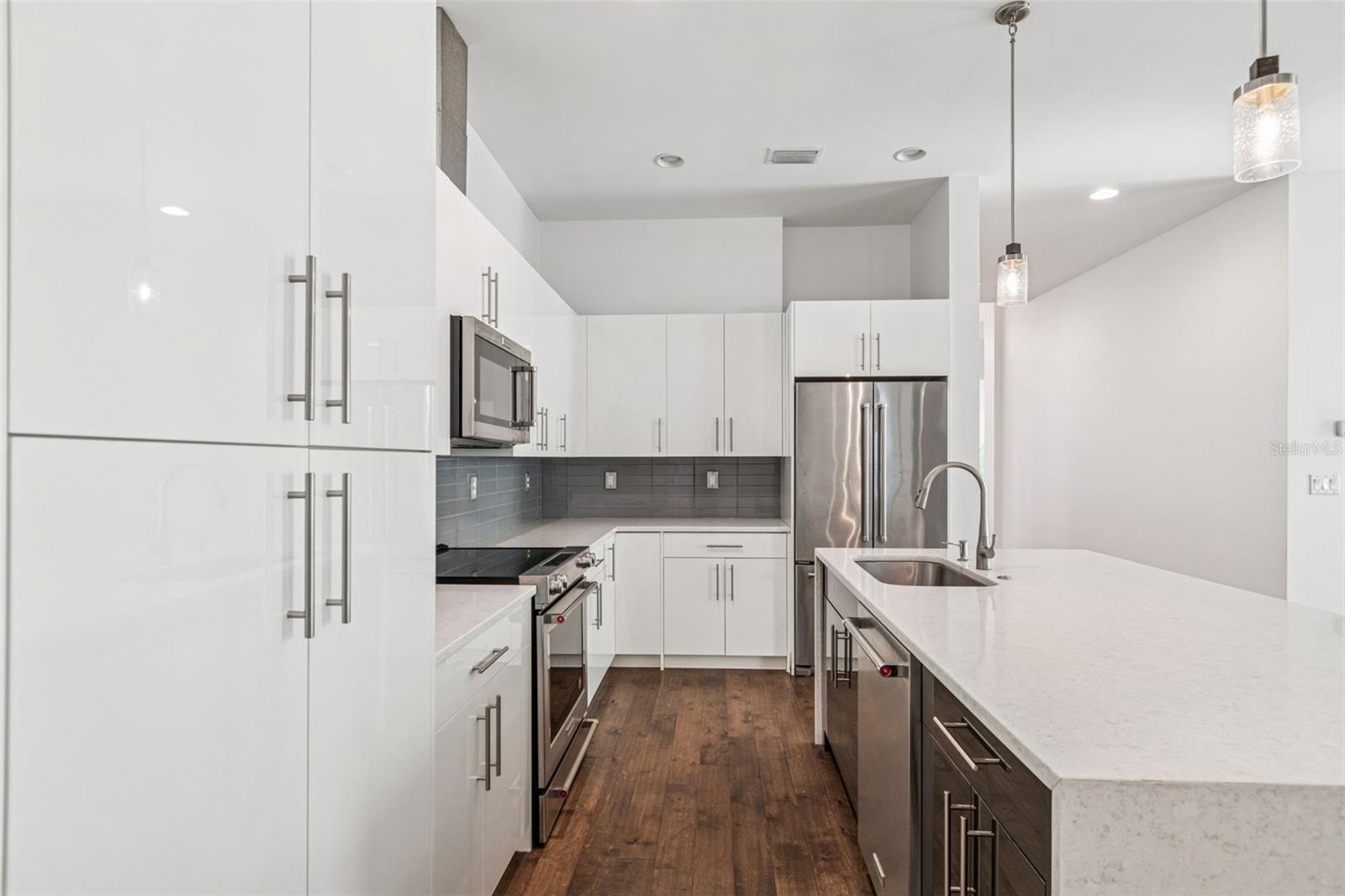 CRESCENT PARK - Residential Lease