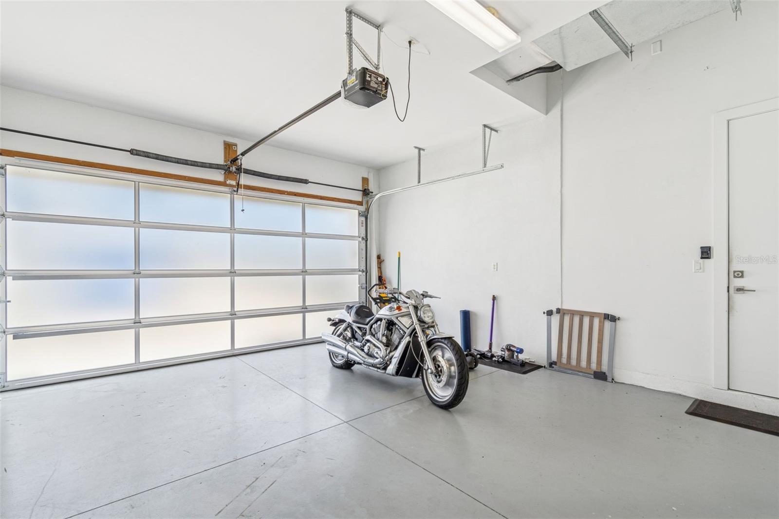 CRESCENT PARK - Residential Lease