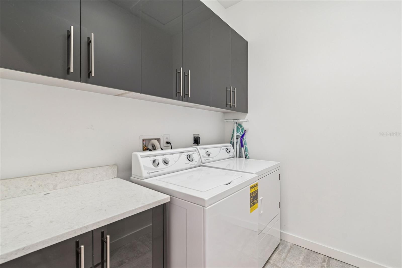 CRESCENT PARK - Residential Lease