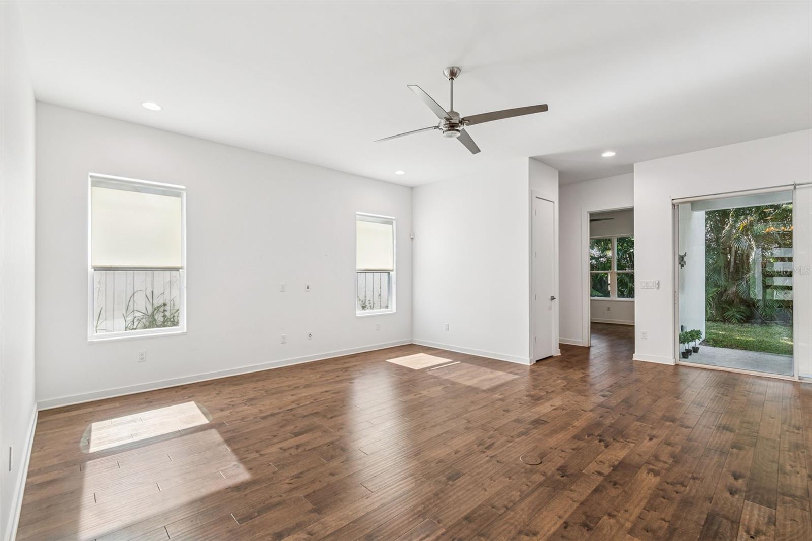 CRESCENT PARK - Residential Lease