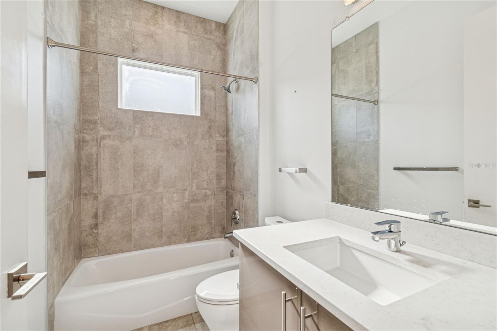 CRESCENT PARK - Residential Lease