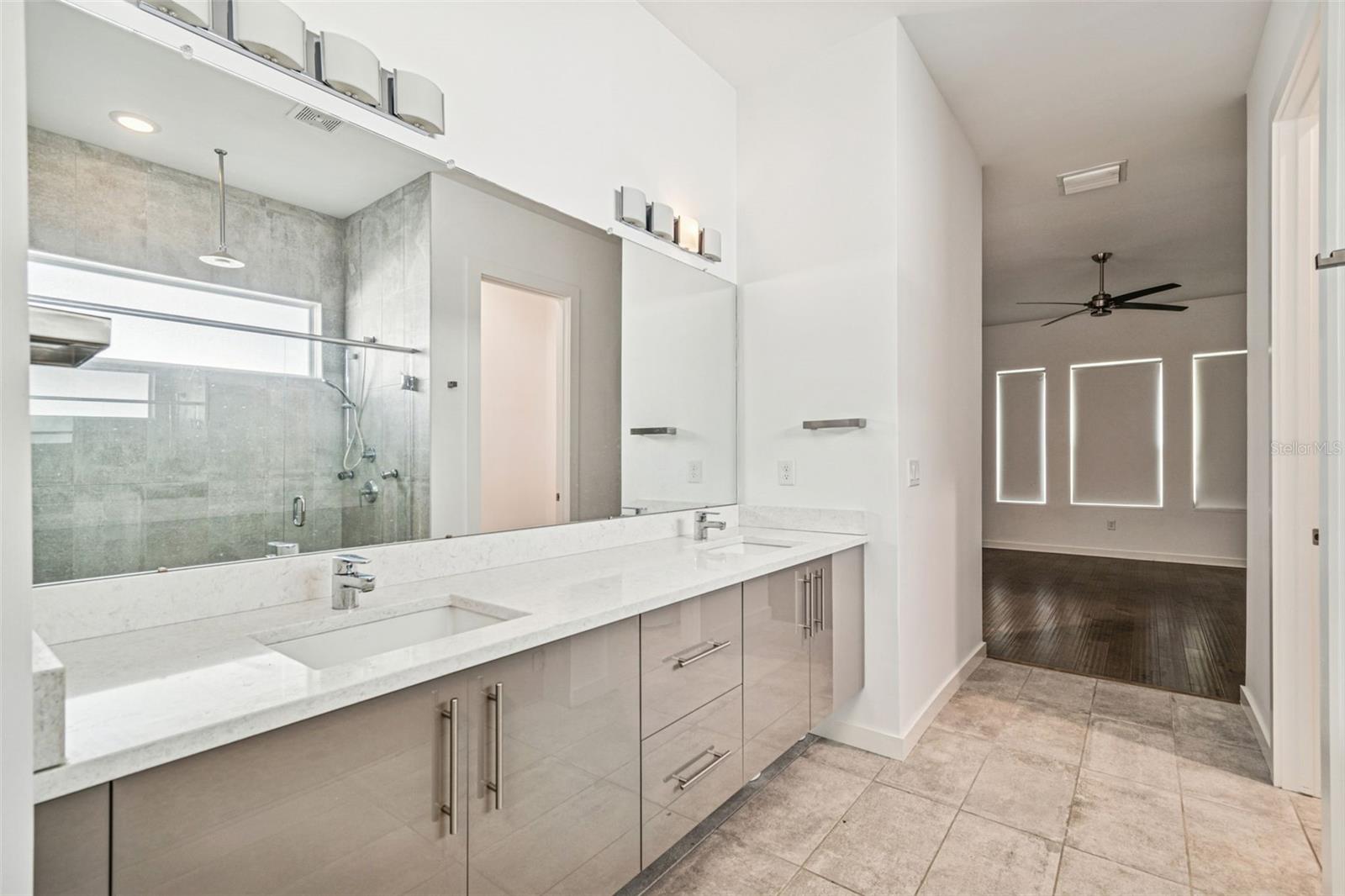 CRESCENT PARK - Residential Lease