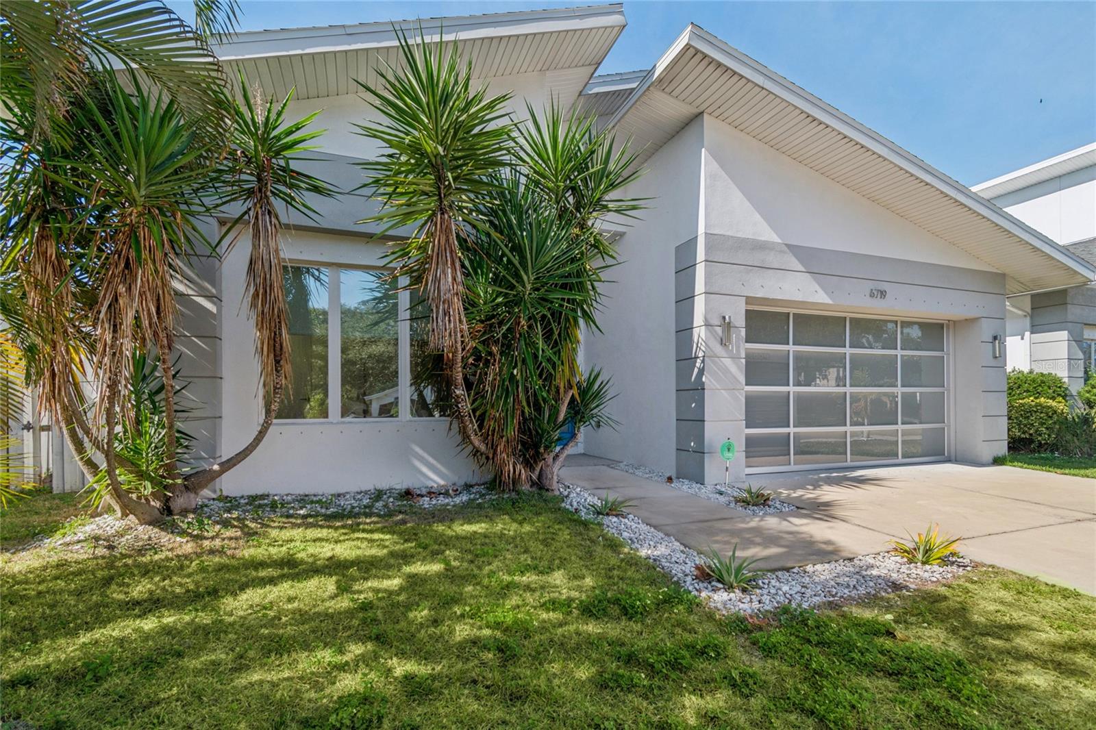 CRESCENT PARK - Residential Lease