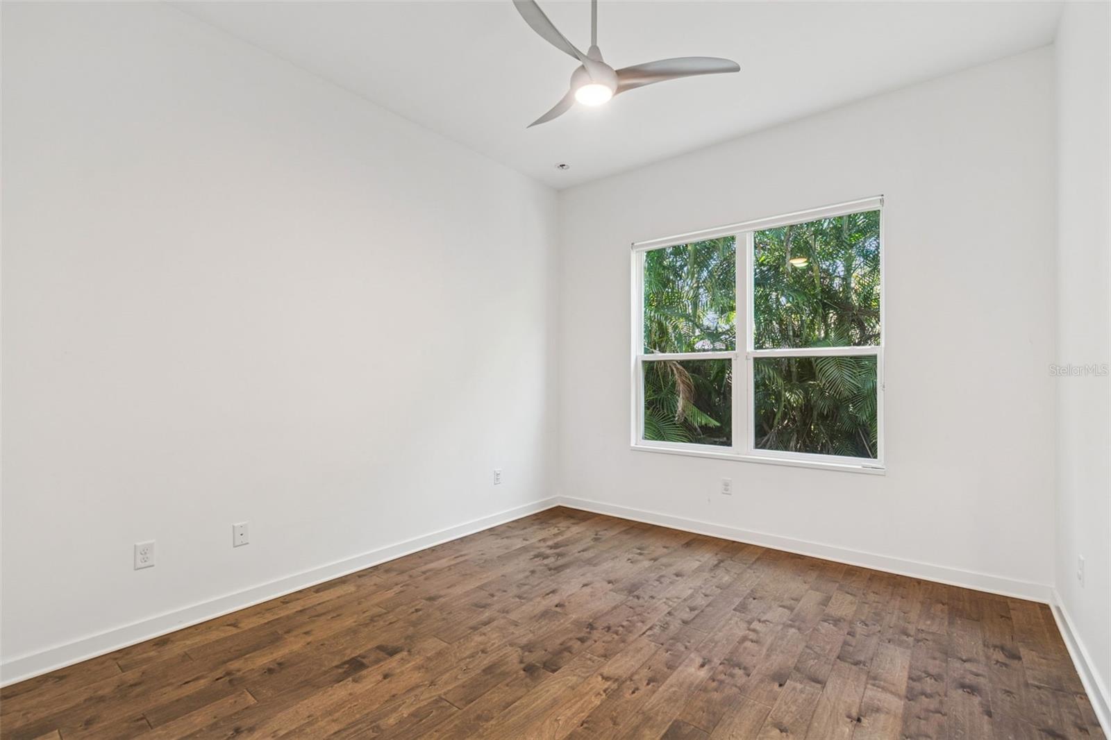 CRESCENT PARK - Residential Lease