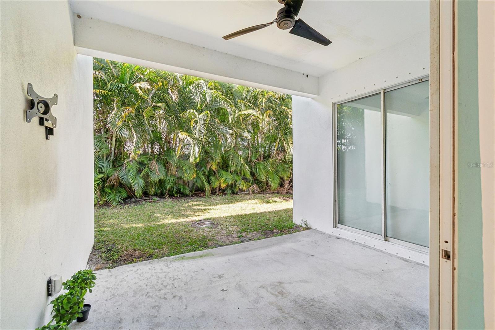 CRESCENT PARK - Residential Lease