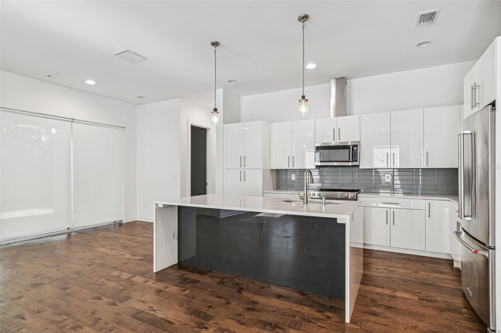 CRESCENT PARK - Residential Lease