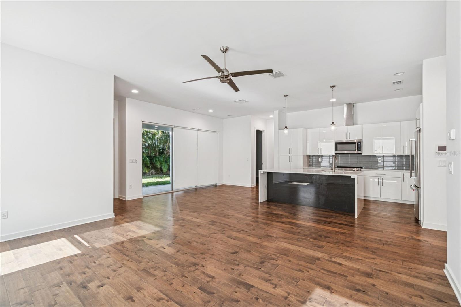 CRESCENT PARK - Residential Lease