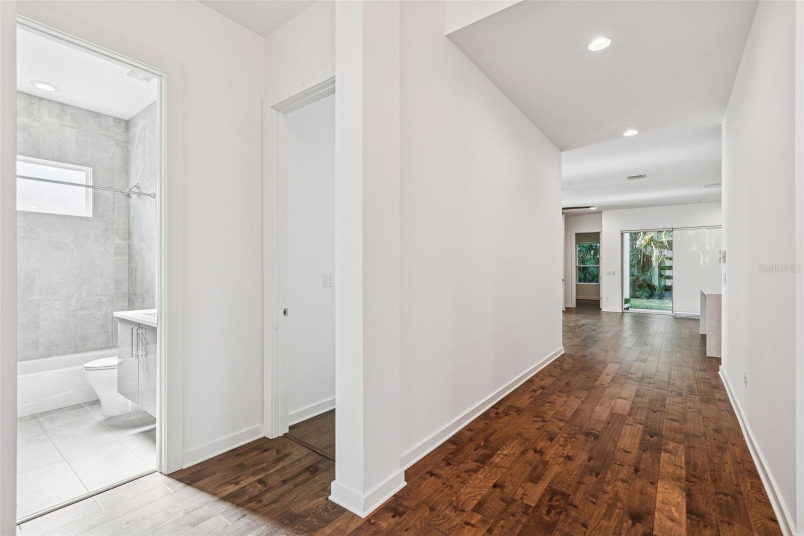 CRESCENT PARK - Residential Lease