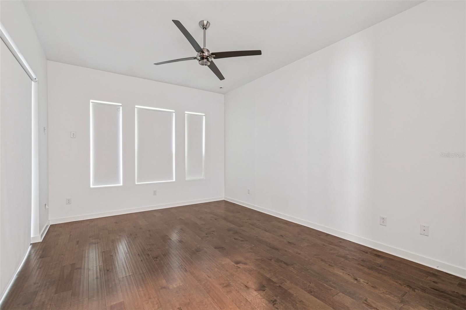 CRESCENT PARK - Residential Lease