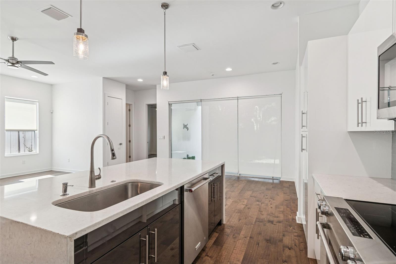 CRESCENT PARK - Residential Lease