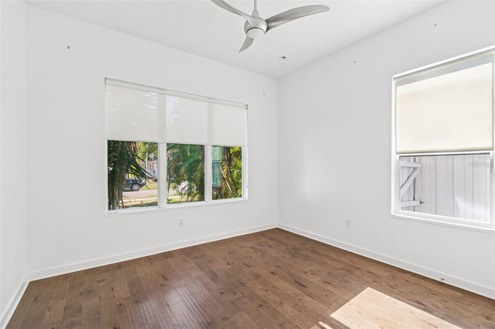 CRESCENT PARK - Residential Lease