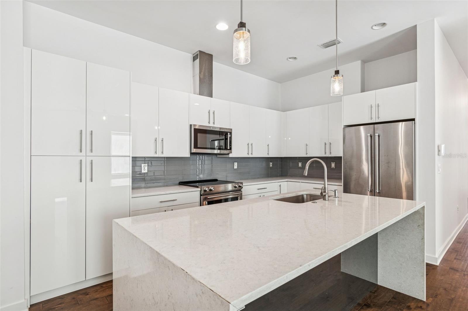 CRESCENT PARK - Residential Lease