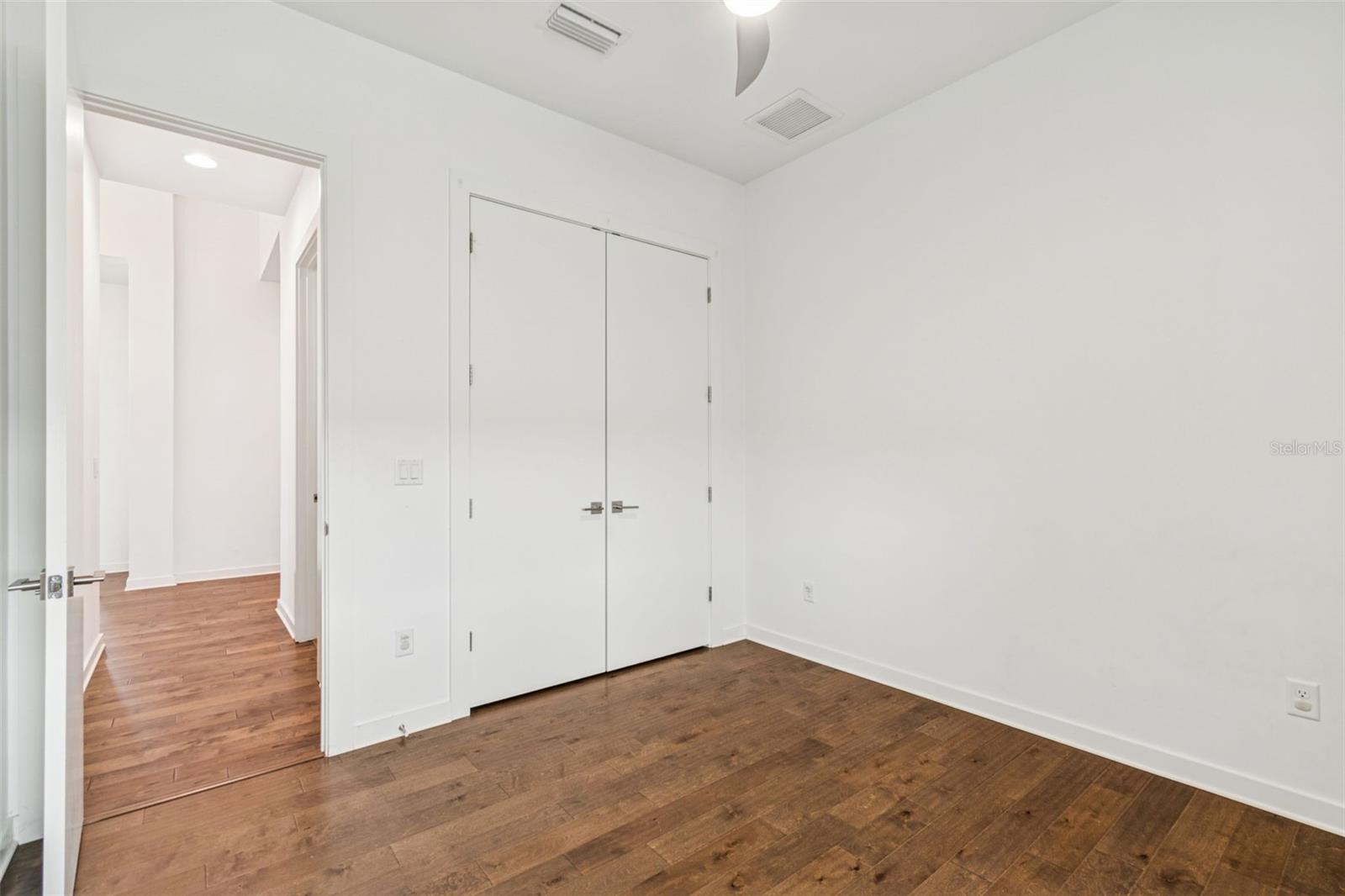 CRESCENT PARK - Residential Lease