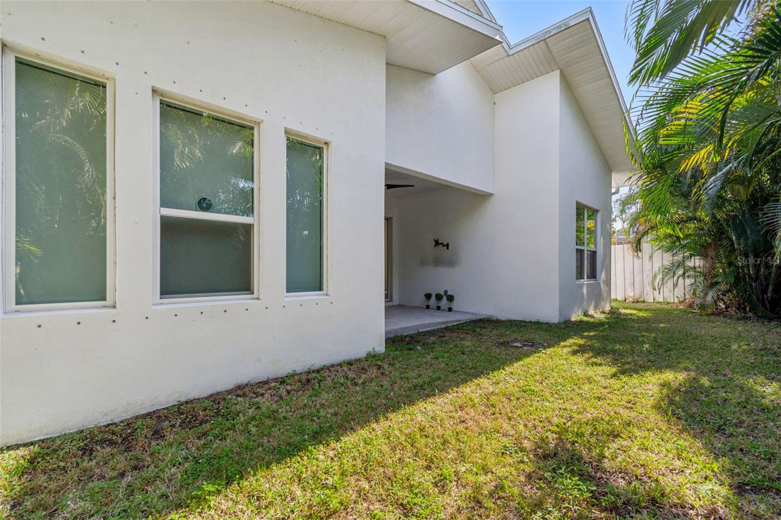 CRESCENT PARK - Residential Lease