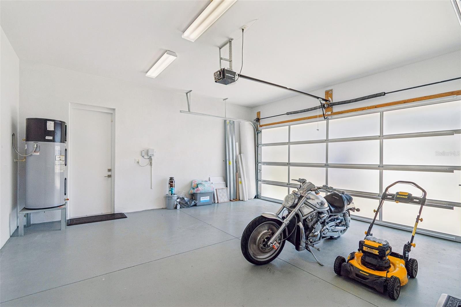 CRESCENT PARK - Residential Lease