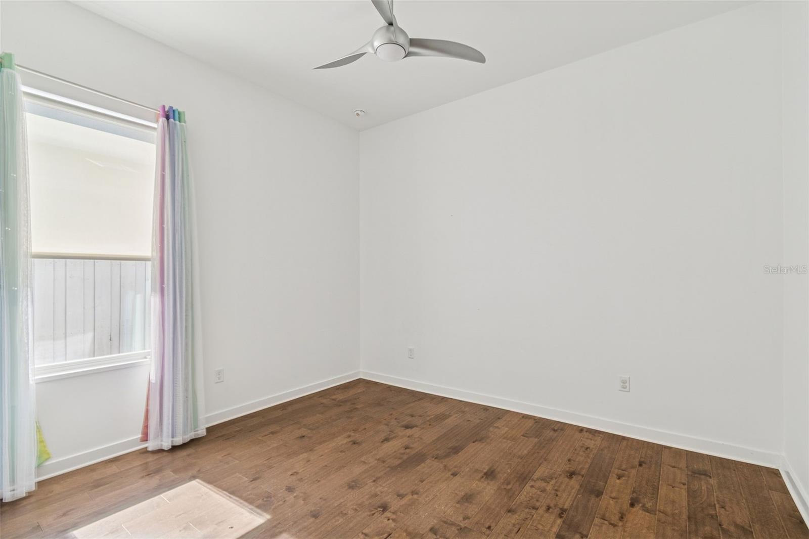 CRESCENT PARK - Residential Lease