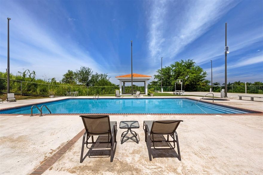 A welcoming community with a variety of stunning beaches including local eateries, convenient
shopping, and essential services—all within close proximity!
You are only a few minutes away from the Wyndham Rio Mar Golf Course, El Yunque National
RainForest, Carabali Rainforest Adventure Park where you can experience horseback riding,
ATVs, ziplining and go-carting; Los Kioskos de Luquillo Beach, and Las Paylas (natural pools
and waterslides in Luquillo). Further adventure awaits you just 20 minutes away in the city of
Fajardo, where you can enjoy night kayaking in the beautiful bioluminescent bay or snorkeling at
Seven Seas beach. The bustling capital of San Juan is just 30 minutes away where you can
experience unforgettable night life, walk around the iconic Old San Juan, beautiful Isla Verde,
Condado, and much more. Please note that it doesnt have an elevator.