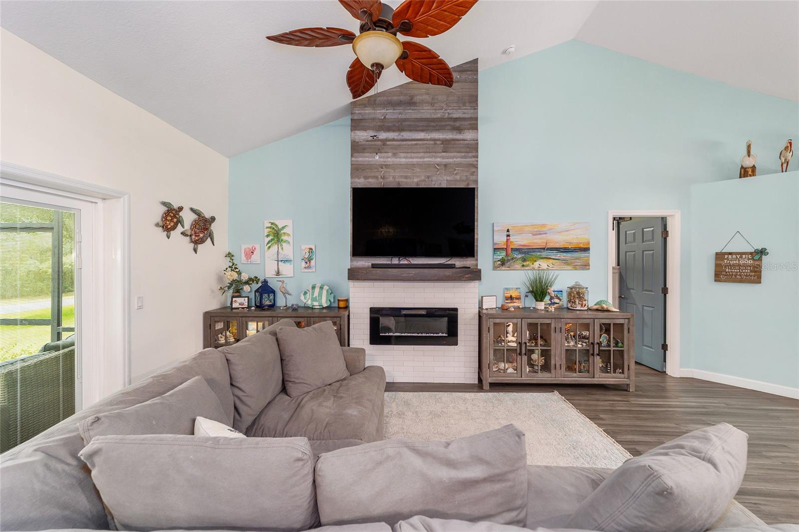 BLACK DIAMOND RANCH - Residential