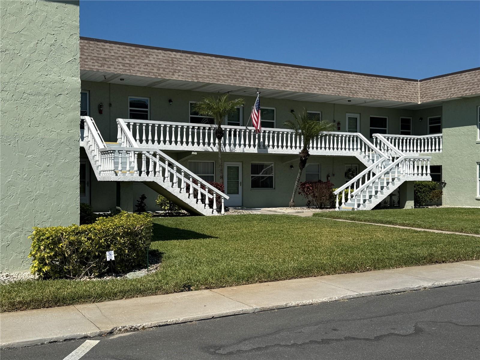 GREEN DOLPHIN PARK CONDO - Residential