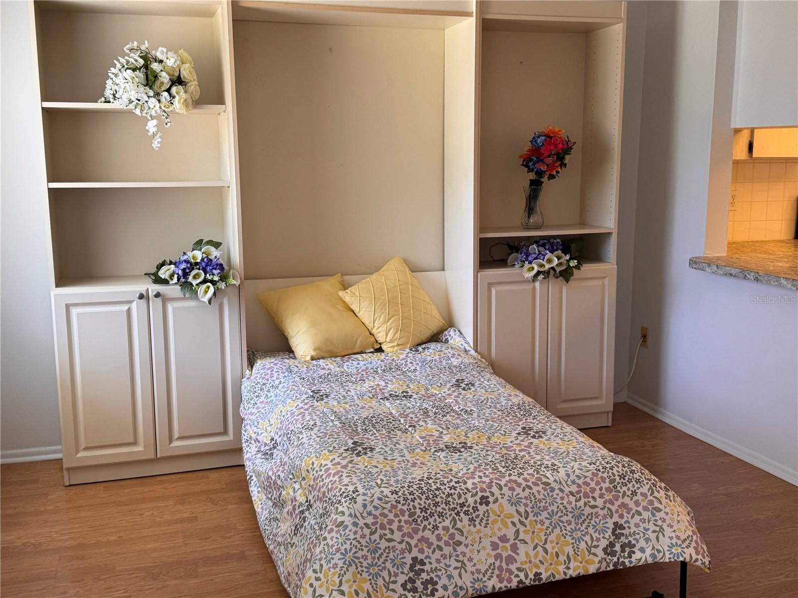 GREEN DOLPHIN PARK CONDO - Residential